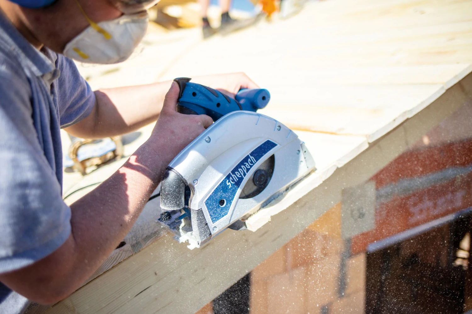 Scheppach Handkreissäge / Tauchsäge PL55 + Schiene 1200W Ø 160mm 14 Scheppach Handkreissäge / Tauchsäge PL55 + Schiene 1200W Ø 160mm – Bild 12