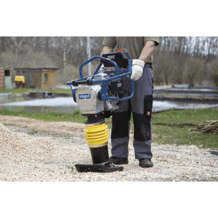 Scheppach Vibrationsstampfer VS1000, Benzin, 10 KN Verdichtungsdruck, 80 Kg, Inkl. Fahrwerk 6 Scheppach Vibrationsstampfer VS1000, Benzin, 10 KN Verdichtungsdruck, 80 Kg, Inkl. Fahrwerk – Bild 4