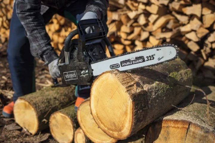 Scheppach Benzin-Kettensäge CSP5300 Inklusive ProCut Kette Und Schwert 2,7 PS 2000 W 4 Scheppach Benzin-Kettensäge CSP5300 Inklusive ProCut Kette Und Schwert 2,7 PS 2000 W – Bild 2